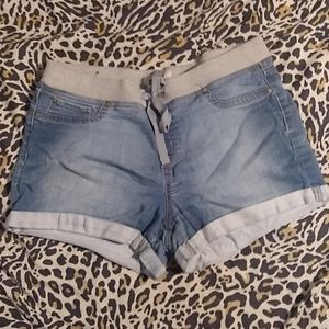 l.e.i junior size large shorts